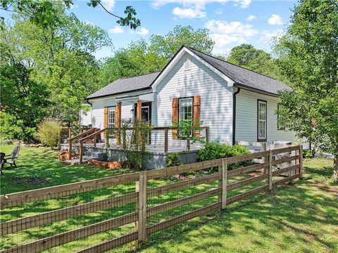 6261 Grove Street Lula GA 30554
