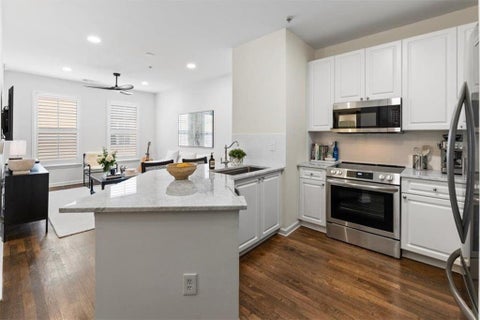 Condo For Sale - 10 Perimeter Summit Boulevard #1402<br/> Brookhaven, GA 30319