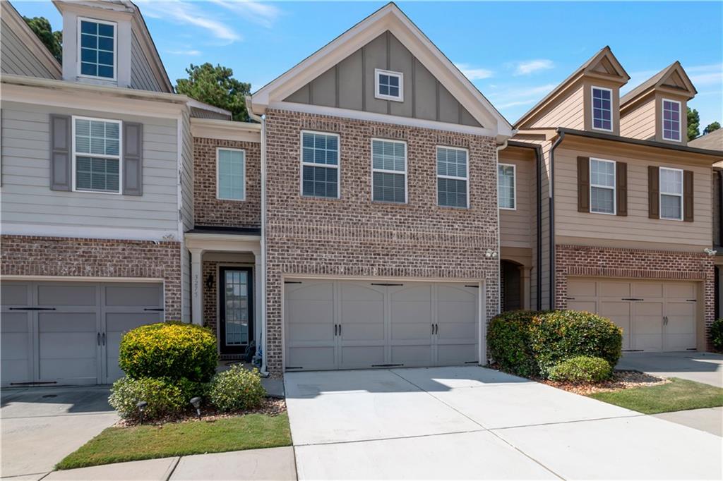 Spacious 3-Bed, 2.5-Bath Townhome in Open Fields Subdivision
Welcome to your next home in the desirable Open Fields Subdivision! This very spacious 3-bedroom, 2.5-bathroom townhome offers an inviting layout with plenty of natural light and modern touches throughout. Conveniently located near shopping, restaurants, and the hospital, this home provides both comfort and accessibility.
As you enter, you're greeted by a warm and welcoming atmosphere, enhanced by the open-concept floor plan and gleaming hardwood floors on the main level. The kitchen features granite countertops, perfect for meal prep, and ample cabinetry for storage.
Upstairs, the owner’s retreat offers a serene escape with a large walk-in closet, double vanity, and a relaxing soaking tub. A versatile flex space on the second floor can be used as a home office, kids' study zone, or cozy play area.
The flat backyard is ideal for entertaining — whether it’s a family BBQ or your next Super Bowl party, there’s room for it all!
Don’t miss your chance to make this well-cared-for home your own. Schedule a tour today!