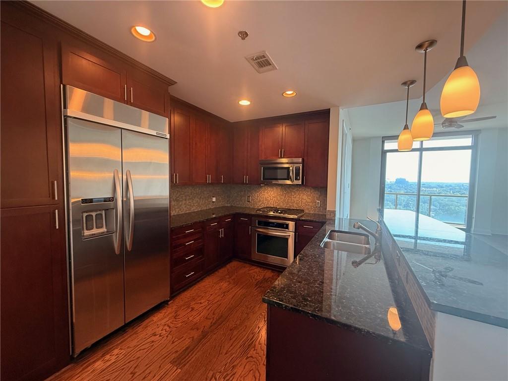 270 17th Street NW 2207