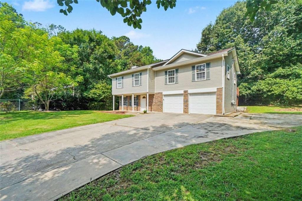 3364 Hollyridge Trail