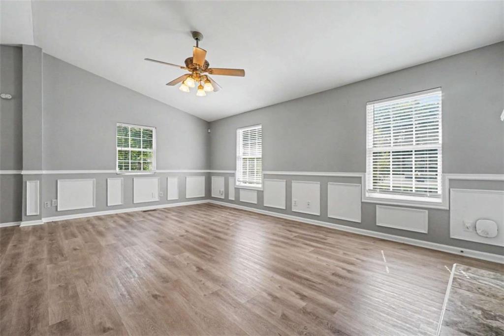 3364 Hollyridge Trail