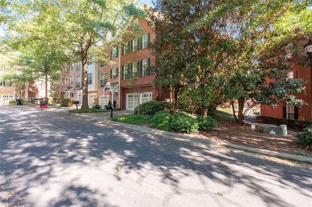 1116 Glenridge Place 605
