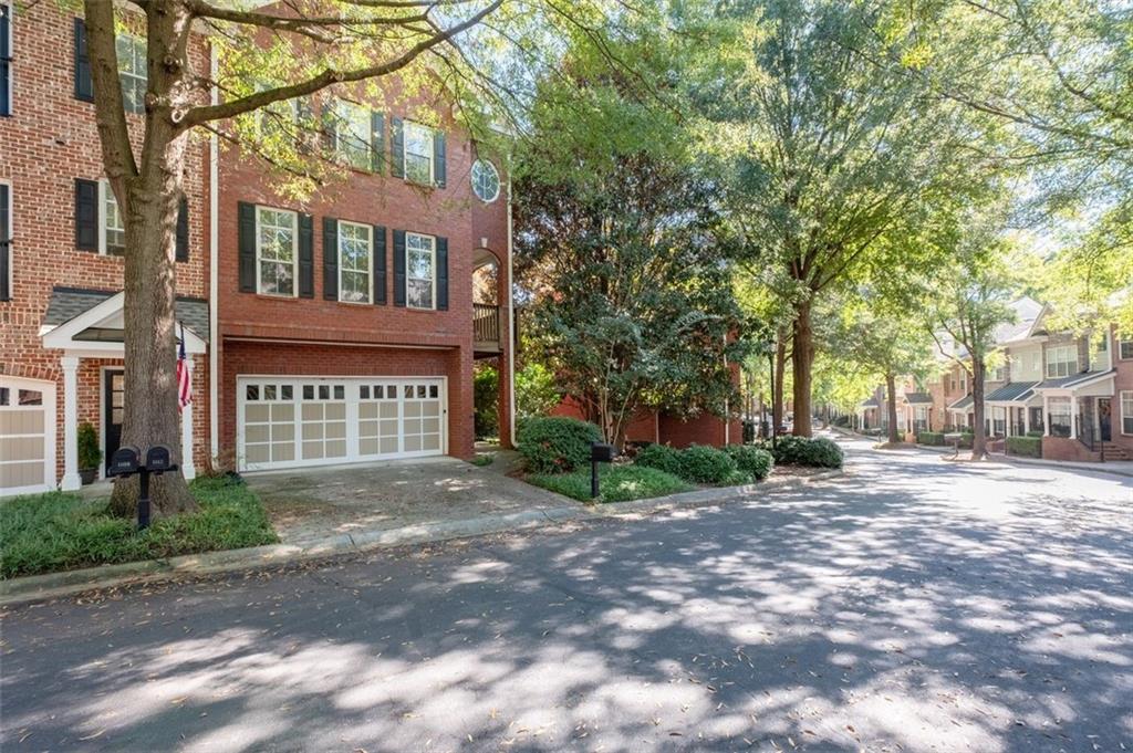 1116 Glenridge Place 605