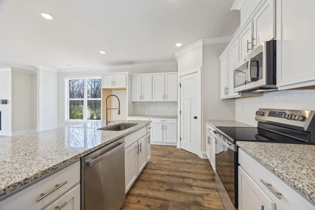 Hartwell, Georgia 30643, United States, 5 Bedrooms Bedrooms, ,4 BathroomsBathrooms,Residential,Active,36716