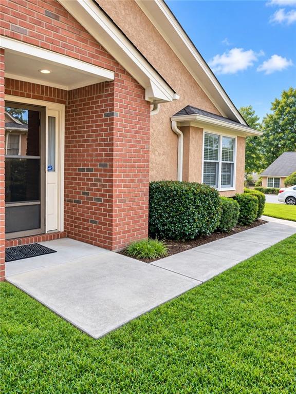 7109 Woodridge Lane