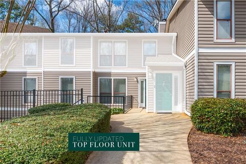 Condo For Sale - 1211 Wynnes Ridge Circle<br/> Marietta, GA 30067