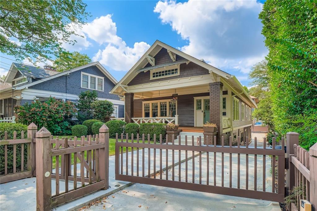 964 N Highland Avenue NE