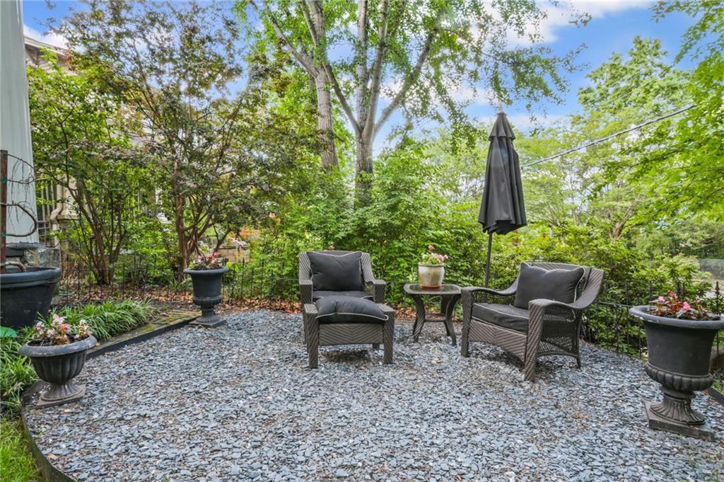 908 N Highland Avenue NE