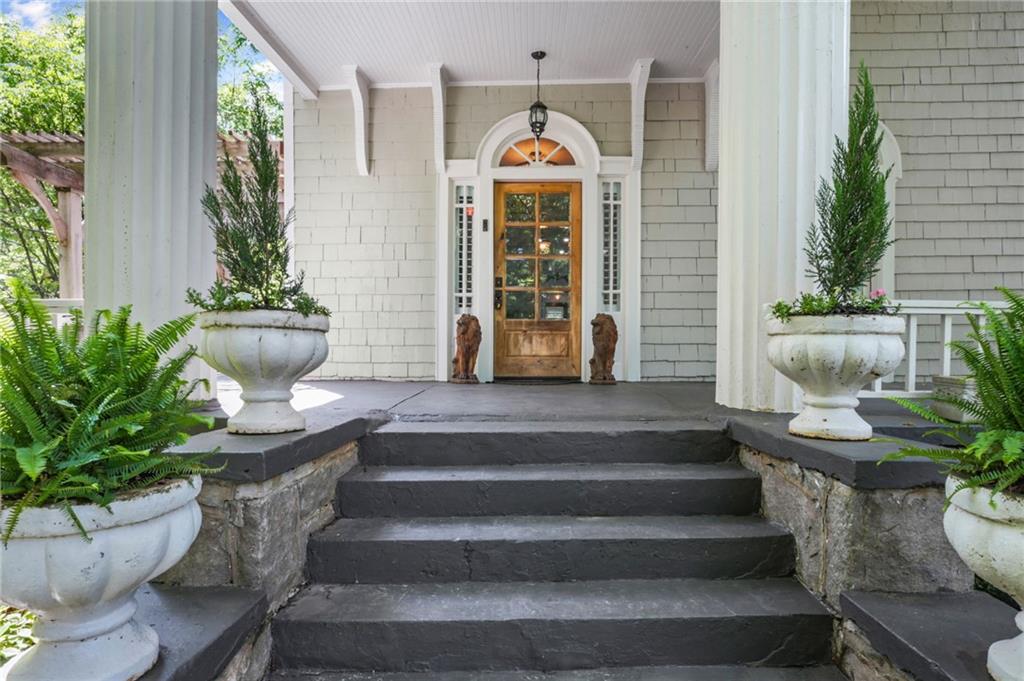 908 N Highland Avenue NE