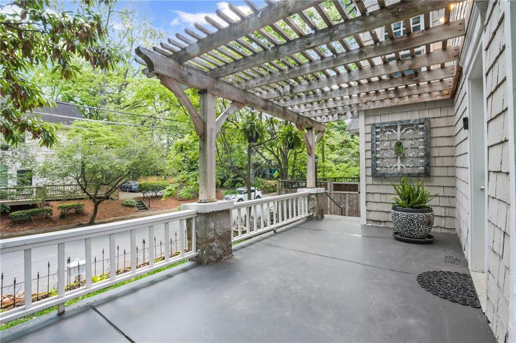 908 N Highland Avenue NE