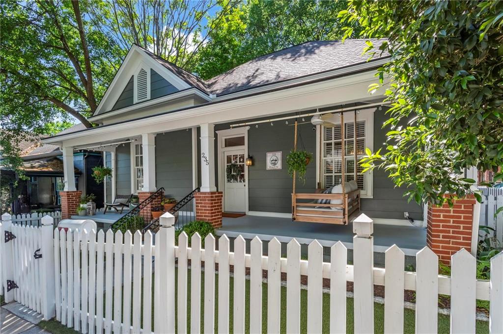 235 Powell Street SE