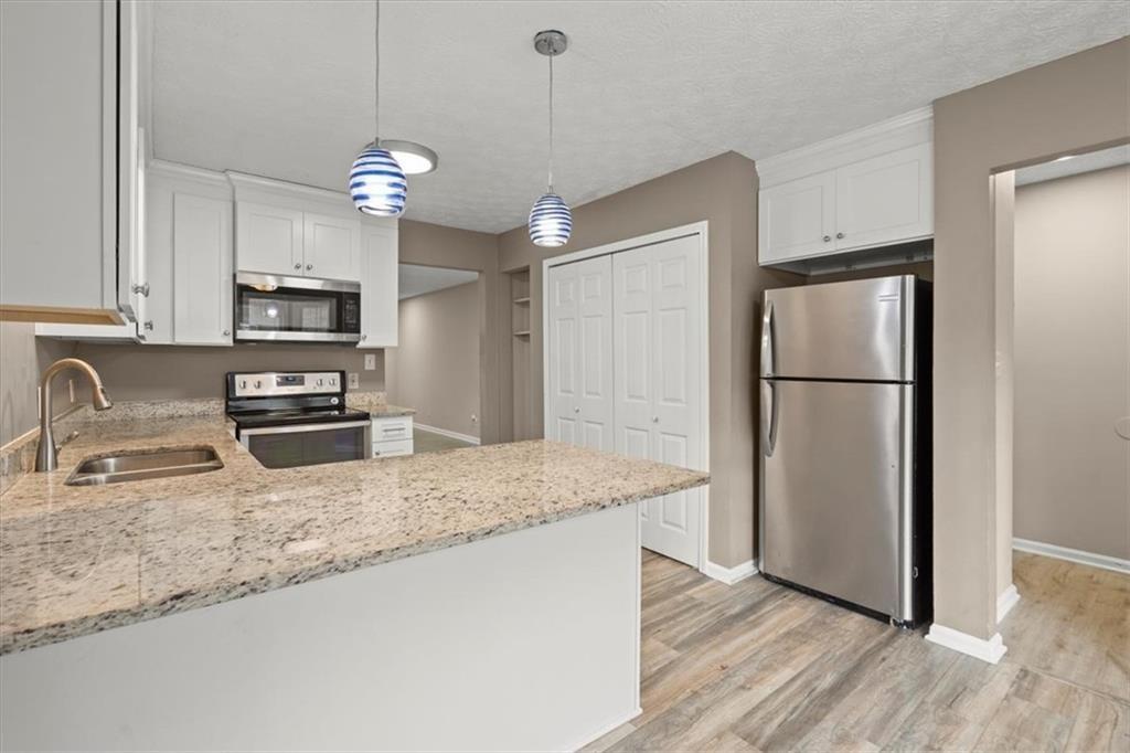 Old Farm Place - Residential Lease