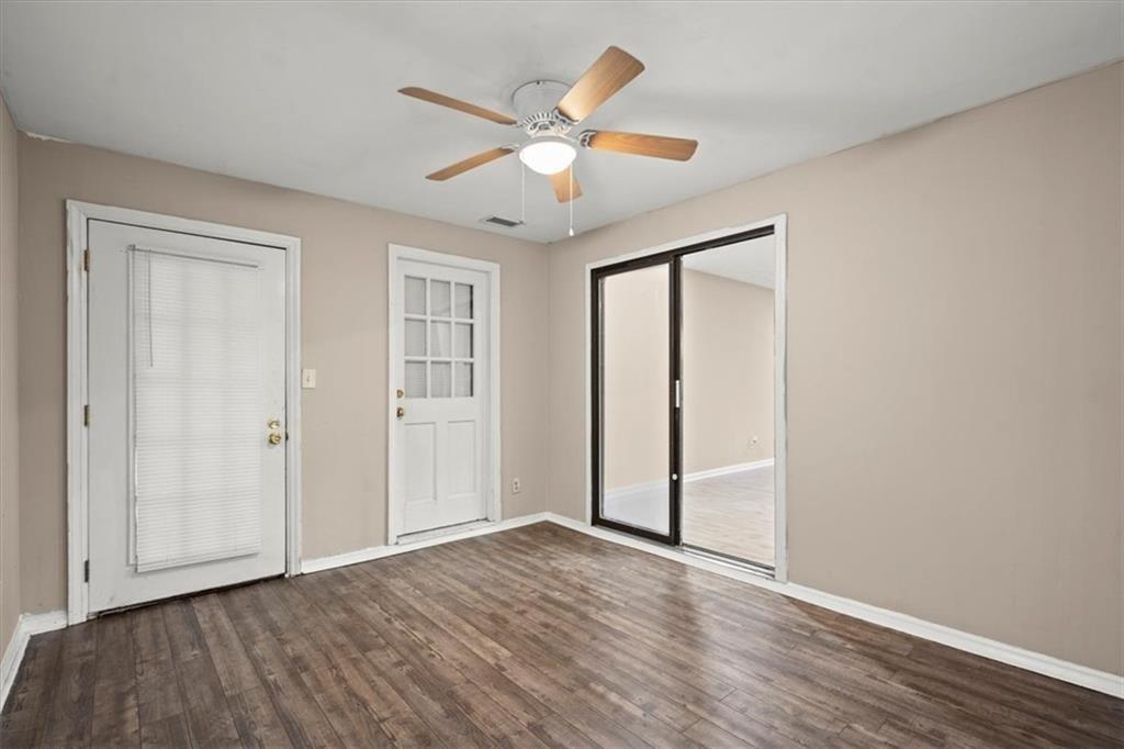 Old Farm Place - Residential Lease