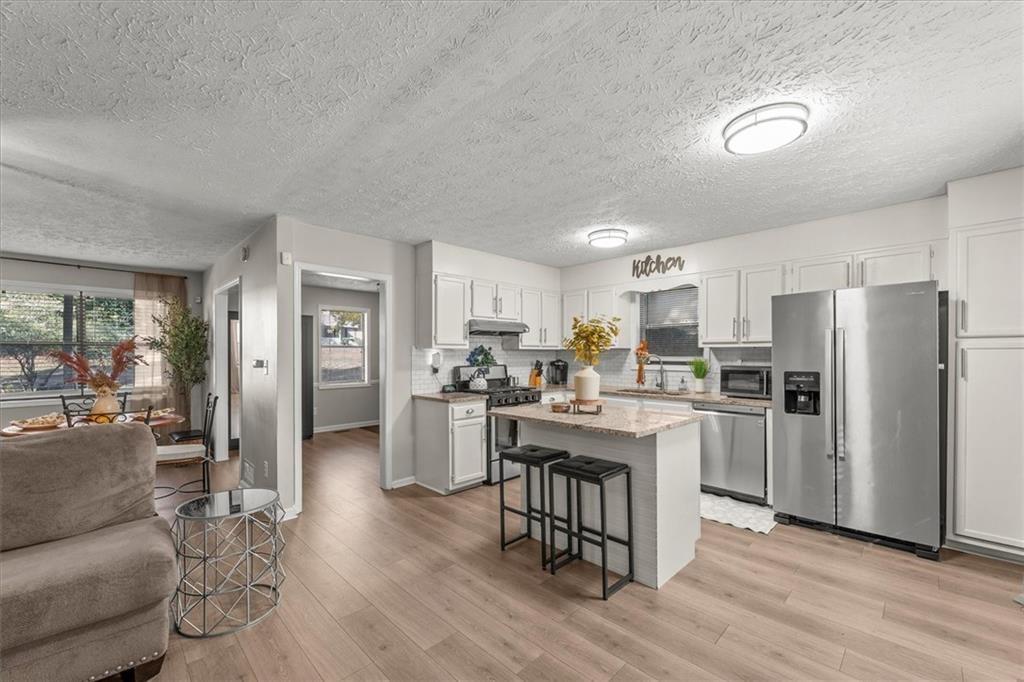4041 Woodbridge Court