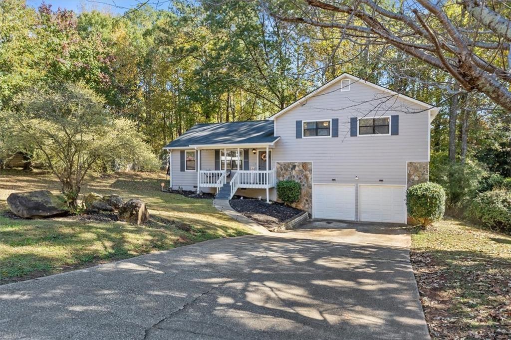4041 Woodbridge Court