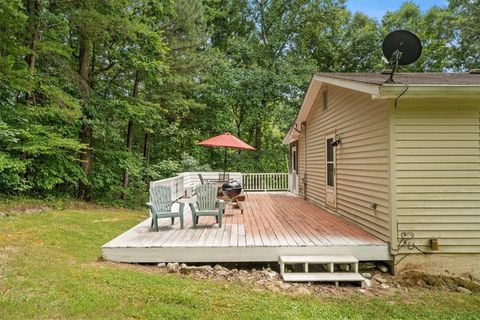 A home in Dawsonville