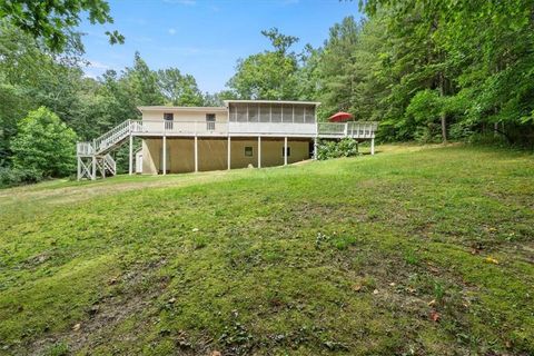 A home in Dawsonville