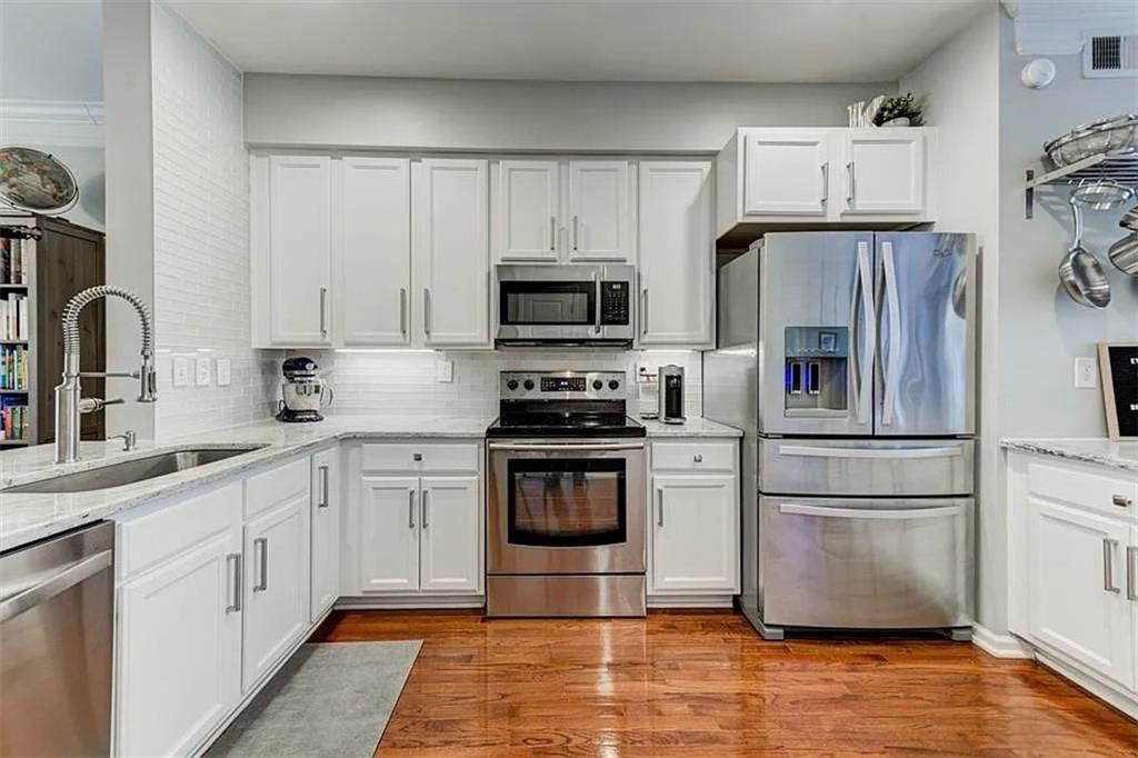 375 Highland Avenue NE 606