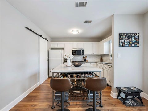 Condo For Sale - 81 Mount Vernon Circle<br/> Sandy Springs, GA 30338