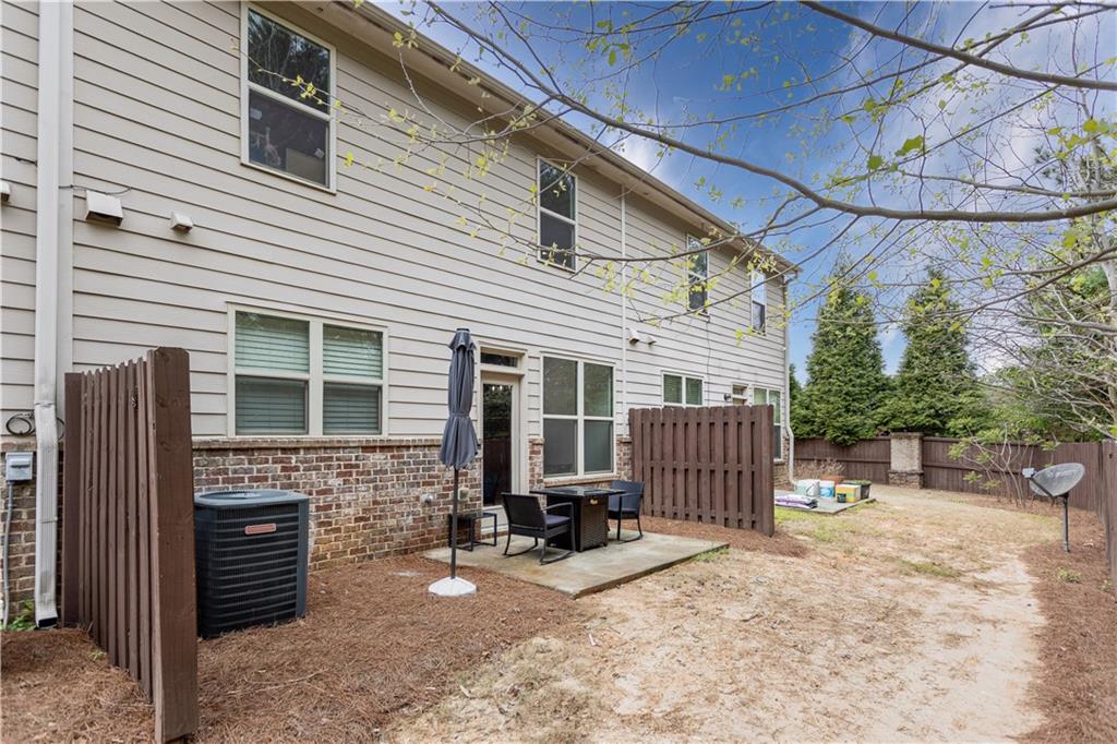 933 Spicy Oak Drive