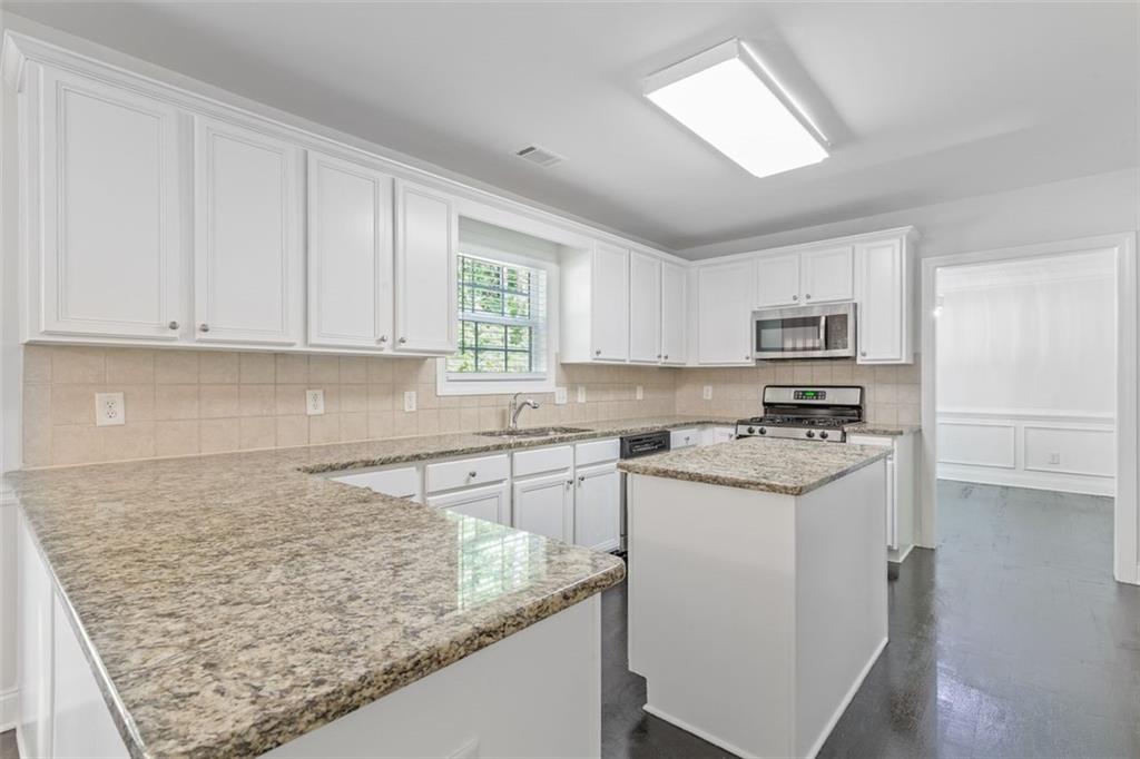 4353 Pond Edge Road, Snellville, Georgia image 19