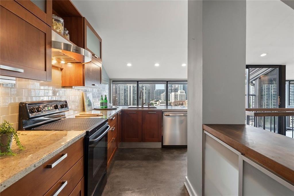 30 5th Street NE 1010