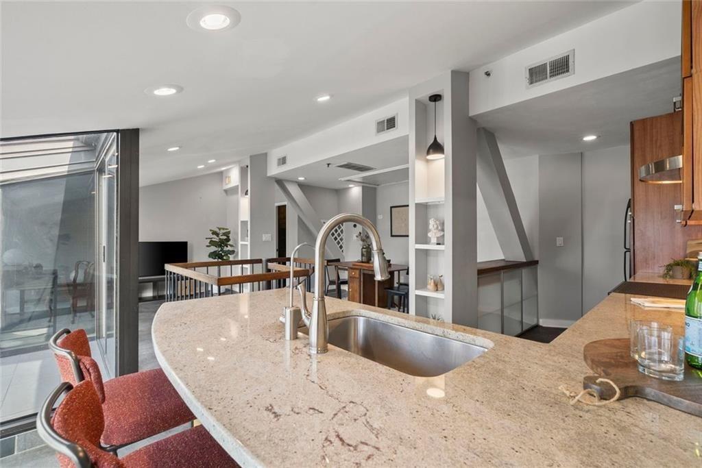 30 5th Street NE 1010