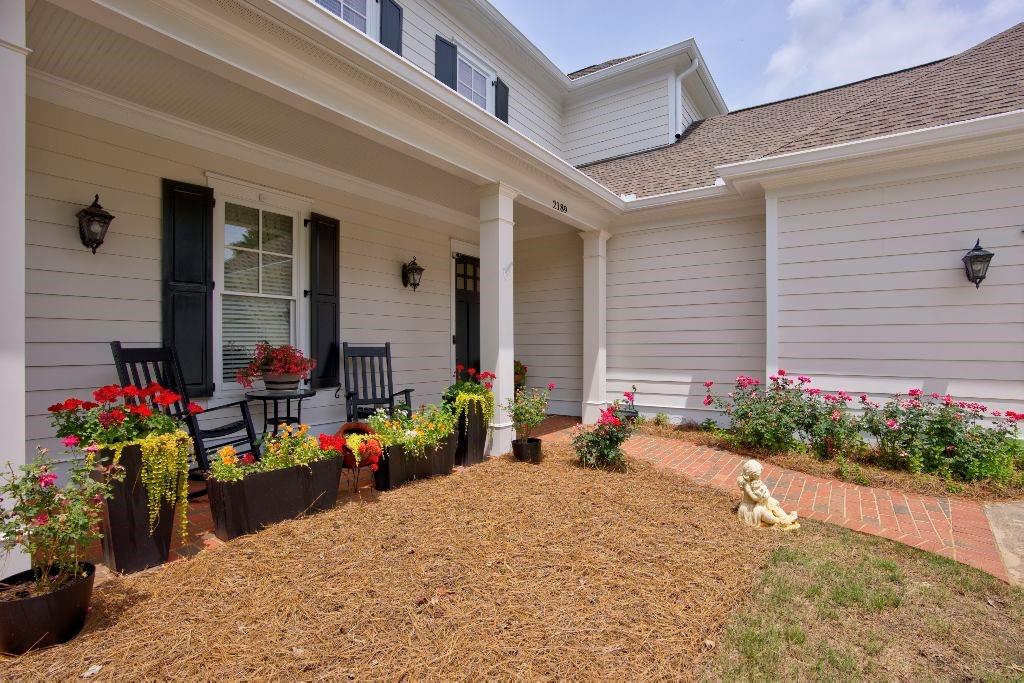 2189 Bessbrook Square