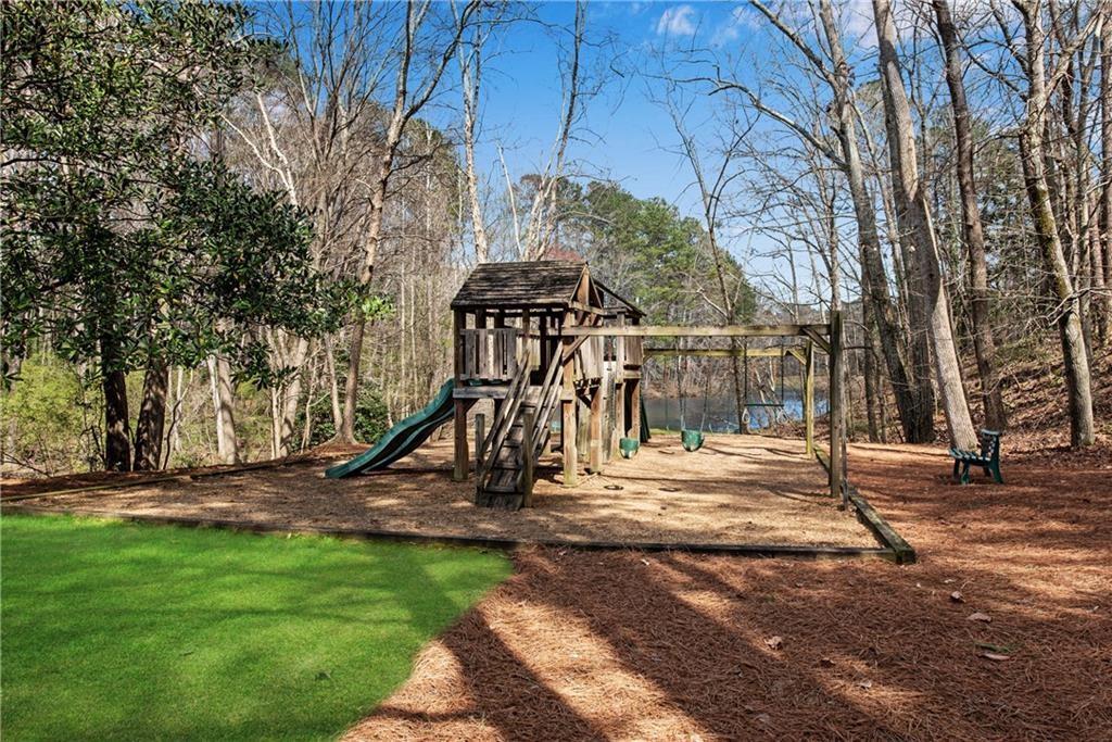 2250 Edgemere Lake Circle, Marietta, Georgia image 41