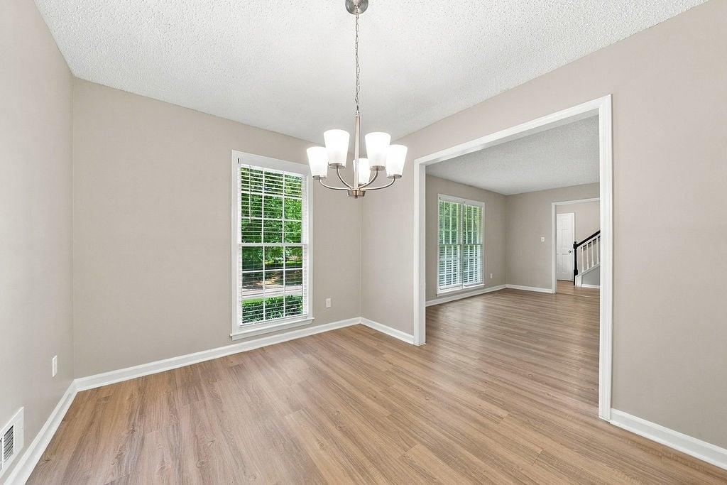 211 Pioneer Trail