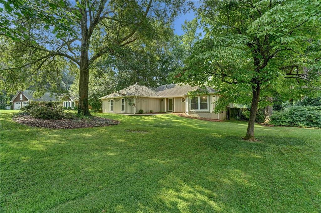 3115 Country Lake Drive