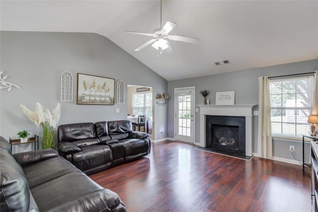 1092 Ridgeway Road