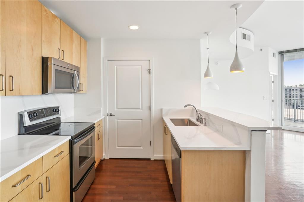 361 17th Street NW 922