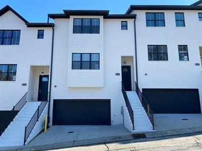 Luxury 3 Bed / 3.5 Bath Townhome in Prime Location! Experience modern living in this gorgeous, light-filled townhome with spacious rooms, hardwood floors throughout, and top-of-the-line stainless steel appliances. The luxury master suite boasts a spa-like bath with glass shower and soaking tub, while the versatile third bedroom on the terrace level is perfect for entertaining or a private retreat. Conveniently located near Perimeter Mall, Buckhead, Sandy Springs, and Dunwoody—this stunning home won’t last long!