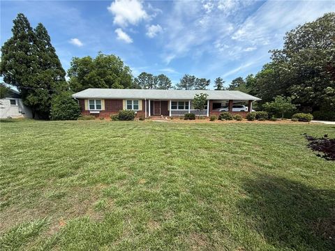 Homes For Sale - 580 Hurt Road<br/> Cobb County, Smyrna, GA 30082