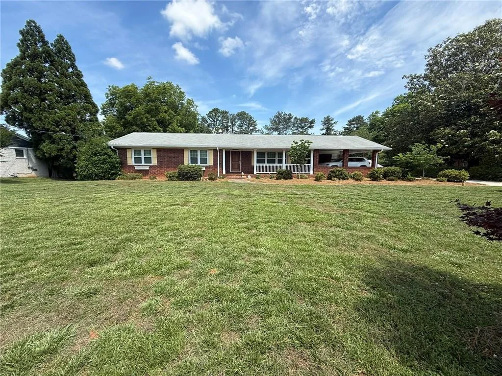 580 Hurt Road SW