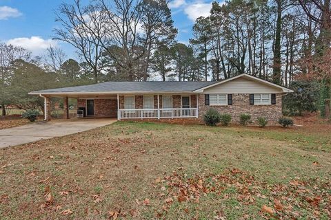 886 Oakhill Court Stone Mountain GA 30087