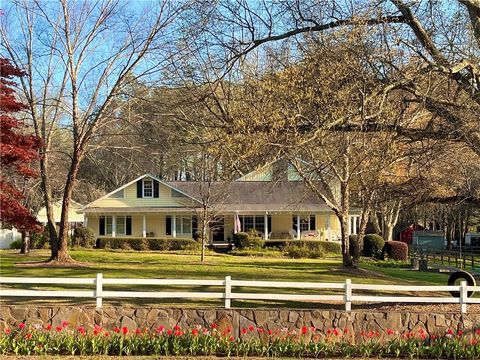 2324 E Cherokee Drive Woodstock GA 30188