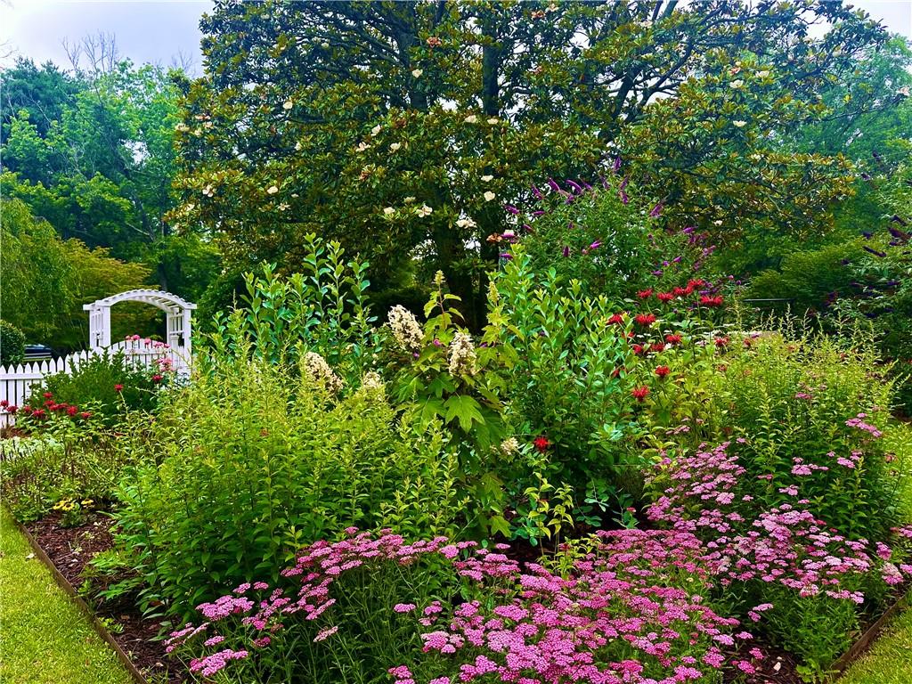 2324 E Cherokee Drive