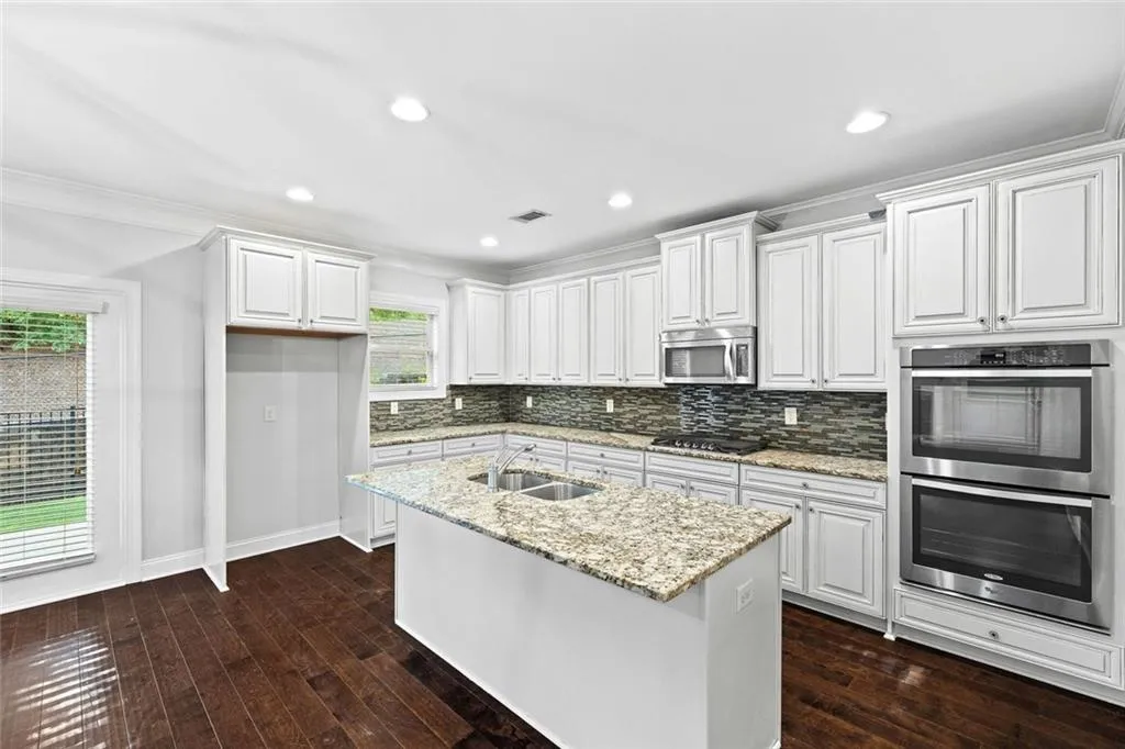 Roswell, Georgia 30076, United States, 4 Bedrooms Bedrooms, ,4 BathroomsBathrooms,Residential,Active,168444