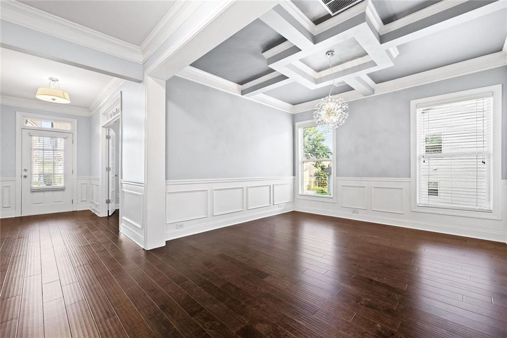 1220 Roswell Manor Circle
