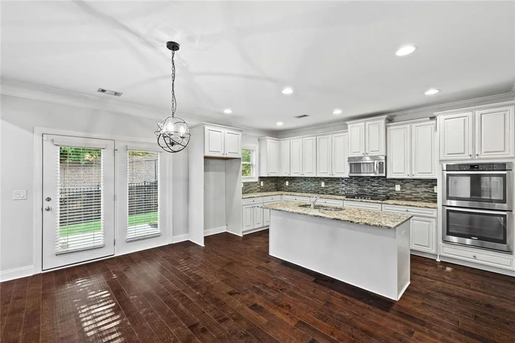 Roswell, Georgia 30076, United States, 4 Bedrooms Bedrooms, ,4 BathroomsBathrooms,Residential,Active,168444