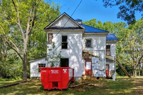 Homes For Sale - 111 Bryan Street<br/> Bremen, GA 30110