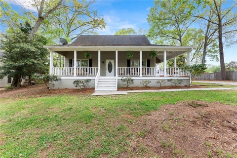 Homes For Sale - 3836 Cherokee Ford<br/> Gainesville, GA 30506