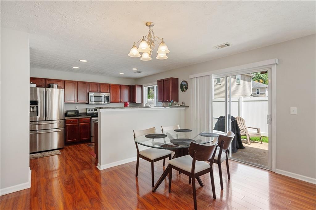 3698 Roseman Landing