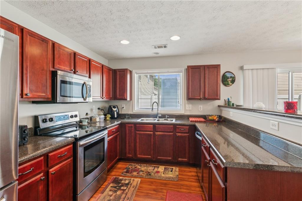 3698 Roseman Landing