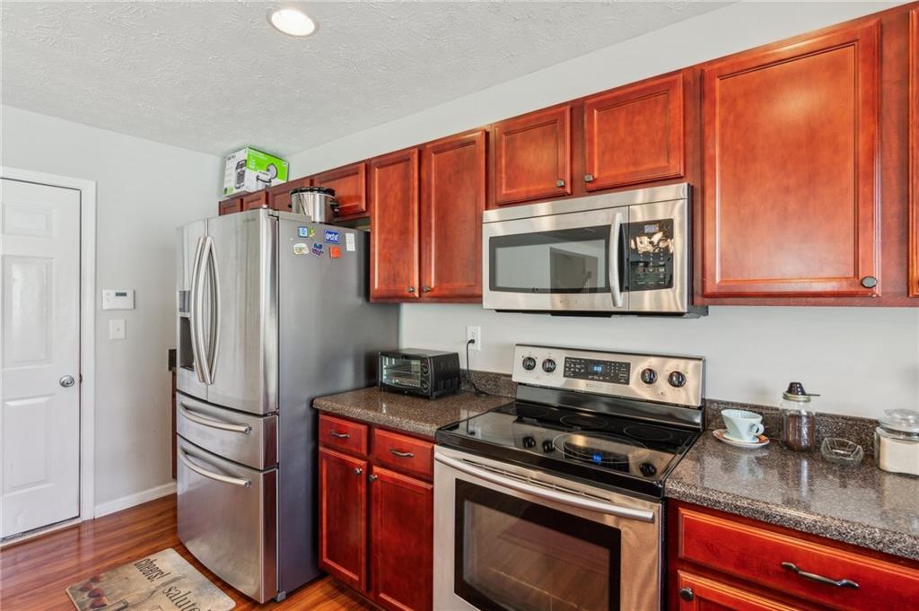 3698 Roseman Landing