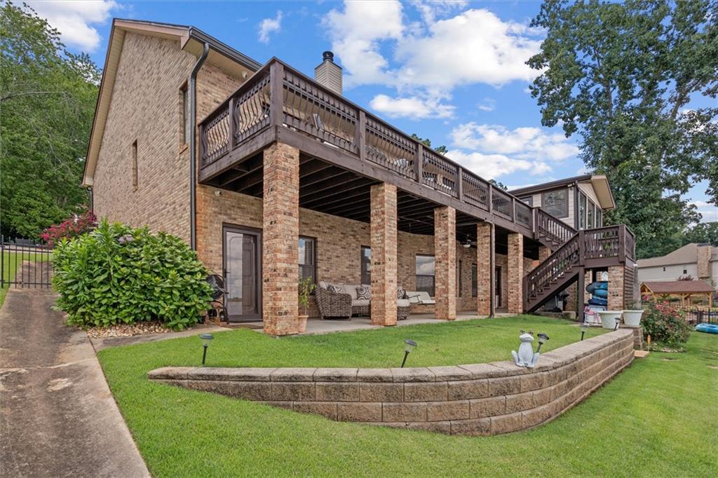 1127 Lakeshore Court