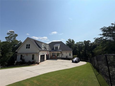 Homes For Sale - 4204 Bayridge Drive<br/> Gainesville, GA 30506